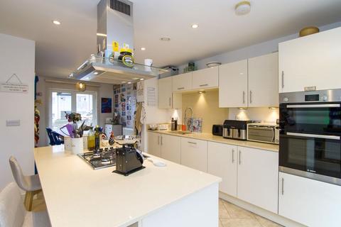 4 bedroom townhouse for sale, Trem Elai, Penarth
