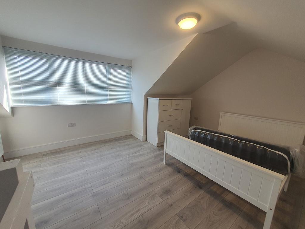 Loft Bedroom Room 4