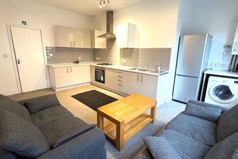 2 bedroom flat to rent, Raglan Road, Leeds