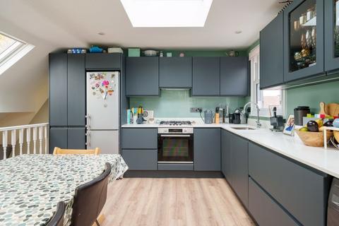 4 bedroom maisonette for sale, Valetta Road W3