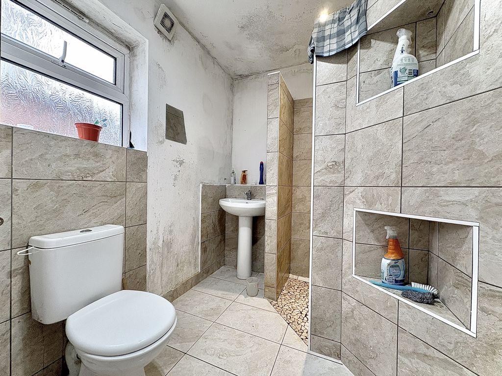 Downstairs shower
