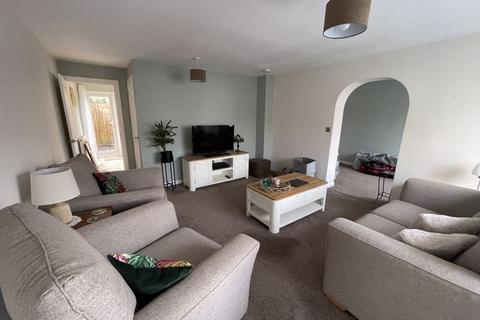 2 bedroom house to rent, Mackworth Drive, Cimla, Neath