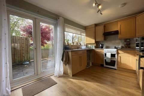 2 bedroom house to rent, Mackworth Drive, Cimla, Neath