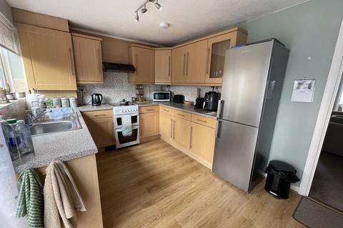 2 bedroom house to rent, Mackworth Drive, Cimla, Neath