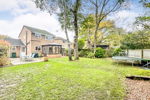 4 bedroom detached house for sale, Pudbrooke Gardens, Hedge End, SO30
