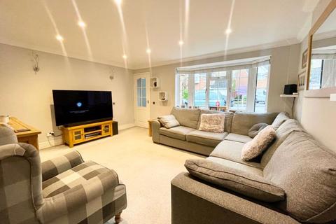 4 bedroom detached house for sale, Pudbrooke Gardens, Hedge End, SO30