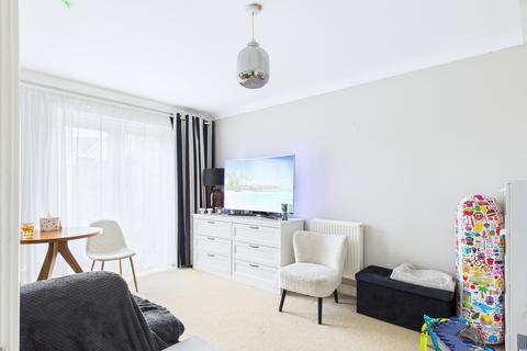 3 bedroom terraced house for sale, Eastbury Way, Swindon SN25