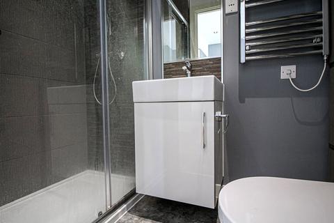 2 bedroom apartment to rent, Apt 74, Q One Residence, Wade Lane LS2