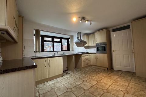 undefined, Almond Close, Luton
