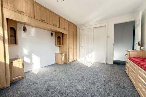 undefined, Almond Close, Luton