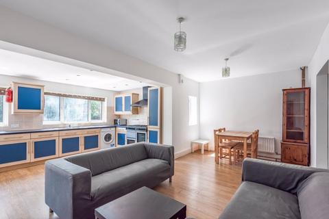 6 bedroom semi-detached house to rent, Barlee Crescent, Uxbridge, UB8