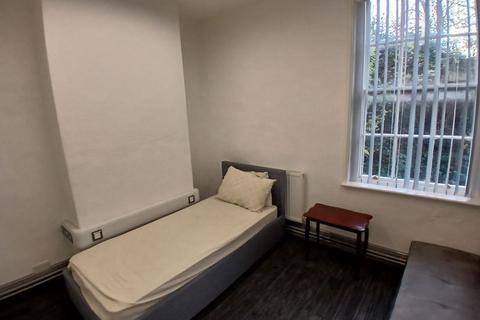 3 bedroom terraced house to rent, 6 Castle View, The Newarke LE1 5WH