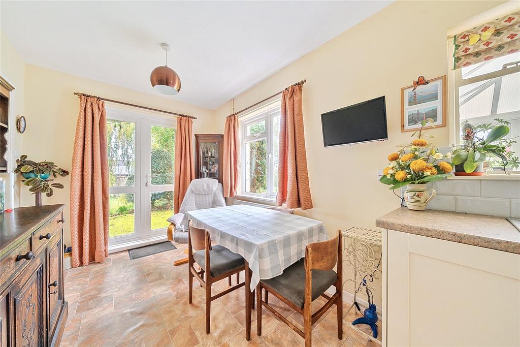 Kitchen/Dining