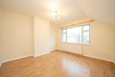undefined, Wellington Avenue, Hounslow TW3
