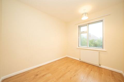 undefined, Wellington Avenue, Hounslow TW3