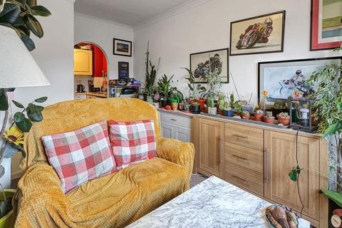 1 bedroom apartment for sale, New Street, Newport PO30