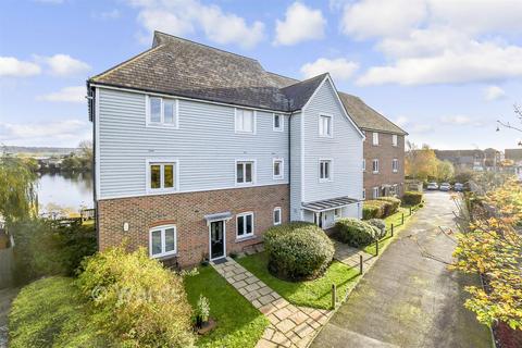 undefined, The Lakes, Larkfield, Kent