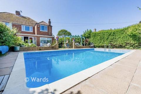 4 bedroom semi-detached house for sale, Canterbury Road, Margate CT9