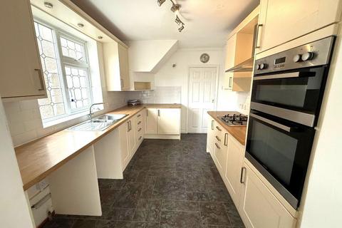 3 bedroom semi-detached house for sale, Vauxhall Park, Luton LU2