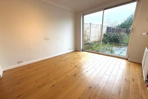 3 bedroom semi-detached house for sale, Vauxhall Park, Luton LU2