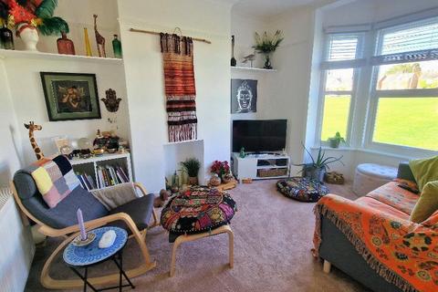 2 bedroom flat for sale, Lower Green Road, St Helens, Isle of Wight, PO33 1UB
