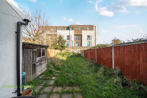 3 bedroom semi-detached house for sale, Bensham Grove, Thornton Heath, CR7