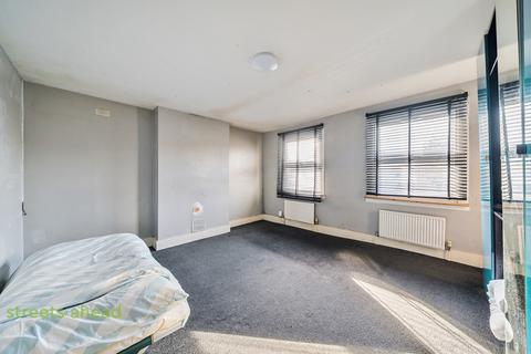 3 bedroom semi-detached house for sale, Bensham Grove, Thornton Heath, CR7