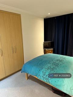 undefined, Ferry Lane, Ferry Quays, TW8