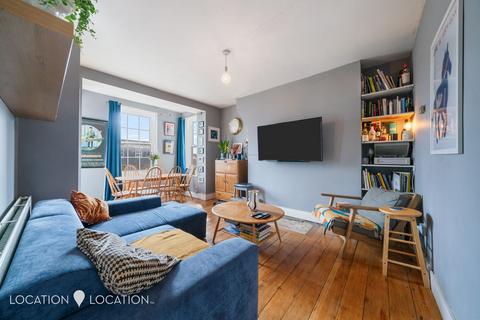 Flat 21, Yalding House Clarence Road, London, E5 8JN