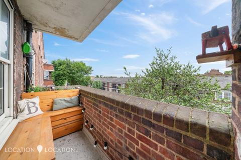 Flat 21, Yalding House Clarence Road, London, E5 8JN