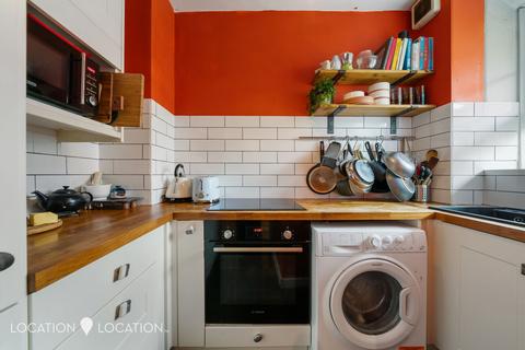 Flat 21, Yalding House Clarence Road, London, E5 8JN