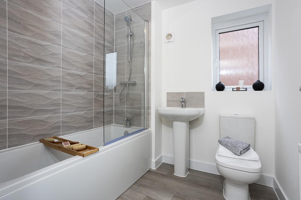 LH LYNEHAM plot 25 26