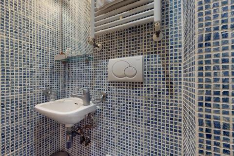 Flat to rent, Cartwright Gardens, London WC1H