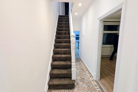 4 bedroom terraced house to rent, Widdrington Road, Coventry CV1