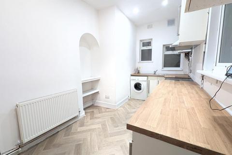 4 bedroom terraced house to rent, Widdrington Road, Coventry CV1
