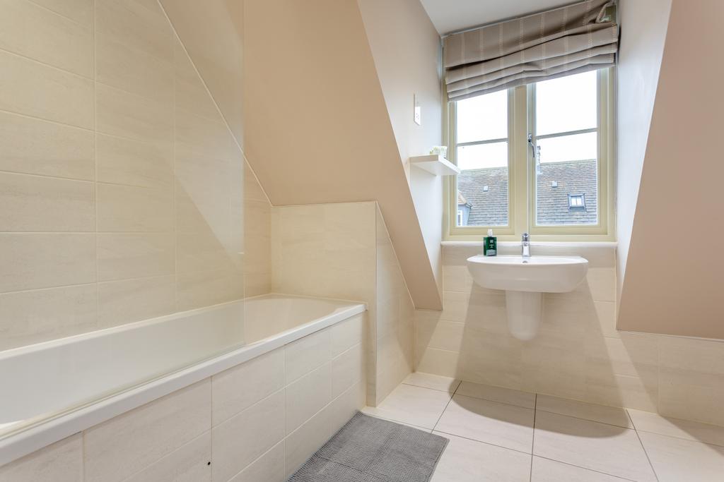 8625497-interior24