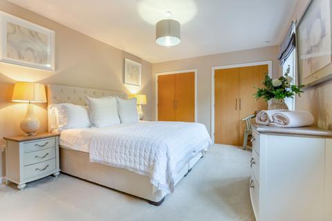 4 bedroom terraced house to rent, Rixon Road, Northleach, GL54