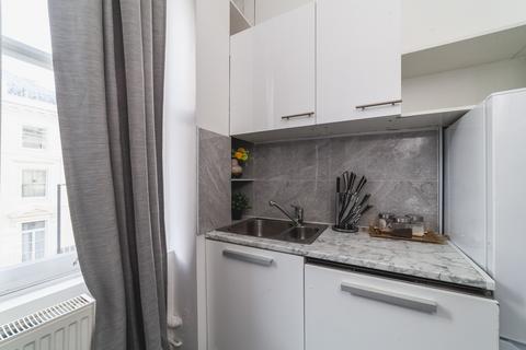 Studio to rent, Gloucester Terrace, London W2