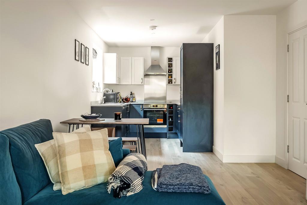 Kitchen/Dining Area