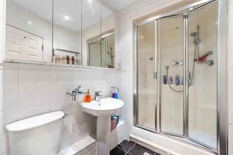 4 bedroom end of terrace house for sale, Lavender Close, Leatherhead, Surrey, KT22