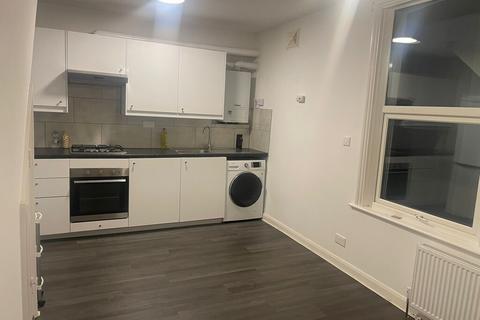 1 bedroom flat to rent, 217A  Streatham Road