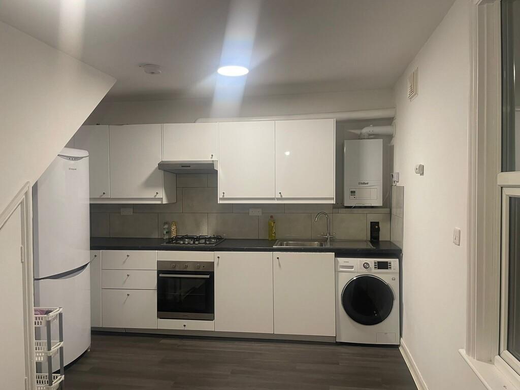 Kitchen /living /din