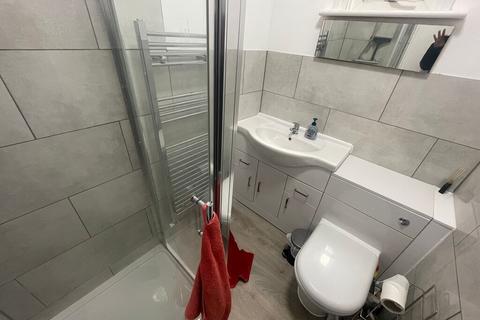 1 bedroom flat to rent, 217A  Streatham Road