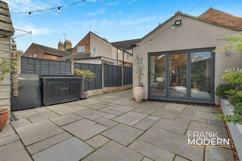 4 bedroom semi-detached house for sale, Oundle Road, Peterborough, PE2