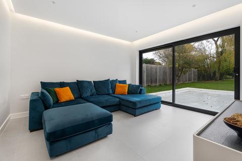 undefined, Holywell Close, Studham, LU6