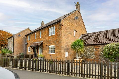 3 bedroom terraced house for sale, Pearsons Close, Holt