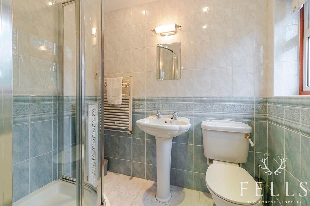 Bedroom 2 En-Suite