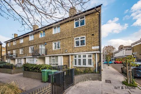 3 bedroom semi-detached house to rent, Chilcot Close, London, Greater London, E14 6AN