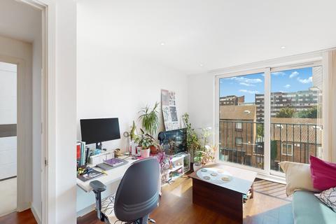 1 bedroom apartment for sale, Baroque Gardens, Grand Canal Avenue, Surrey Quays SE16