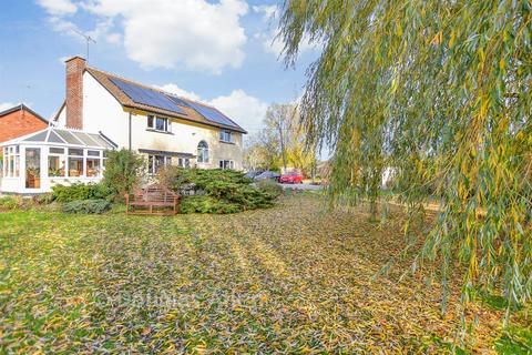4 bedroom detached house for sale, Runwell Road, Wickford, Essex